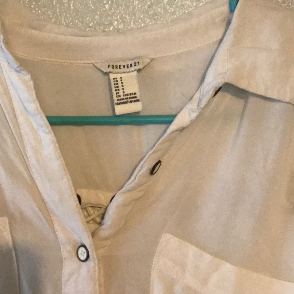 Button down top - Picture 2 of 3